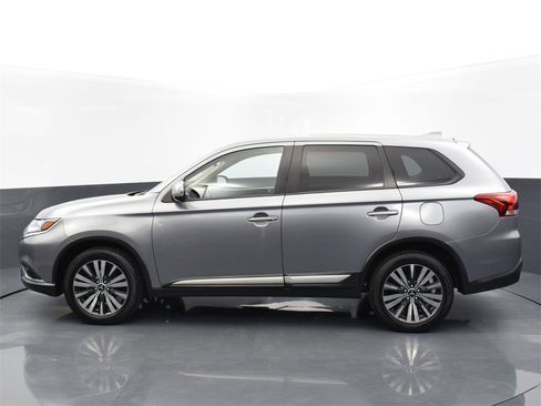 Used 2019 Mitsubishi Outlander SE image 11