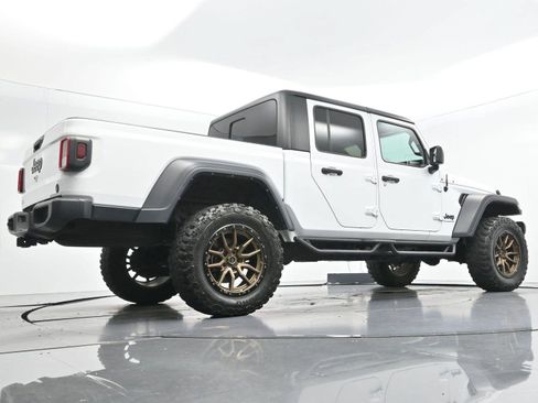 Used 2023 Jeep Gladiator Sport AWD/4WD image 45