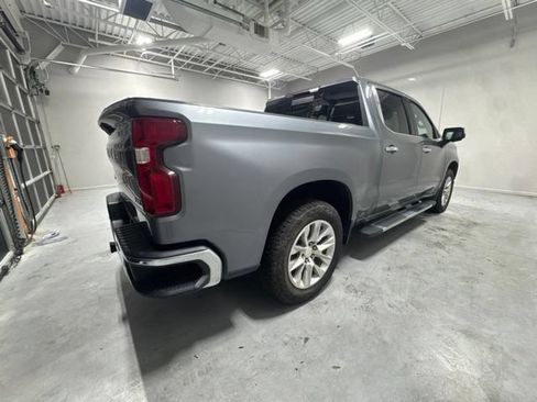 Used 2020 Chevrolet Silverado 1500 LTZ w/ LTZ Premium Package AWD/4WD image 5
