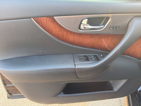 Used 2013 INFINITI FX37 AWD w/ Premium Pkg image 13