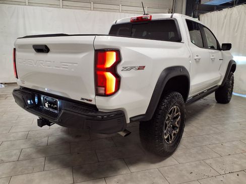 Used 2025 Chevrolet Colorado ZR2 w/ Technology Package AWD/4WD image 9