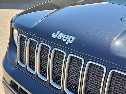 Used 2023 Jeep Renegade Latitude AWD/4WD image 11