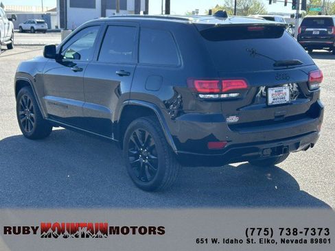 Used 2020 Jeep Grand Cherokee Altitude AWD/4WD image 5
