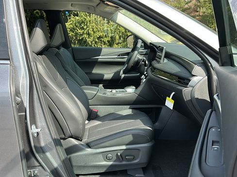 New 2025 INFINITI QX60 Luxe w/ Lighting Package (N94) image 9