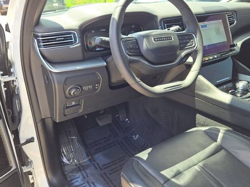 Used 2023 Jeep Wagoneer Series II w/ Convenience Group I AWD/4WD image 30