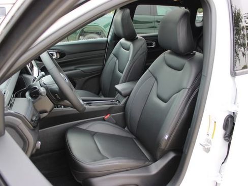 New 2026 Jeep Compass Limited w/ Sun, Sound & Navigation Group AWD/4WD image 14