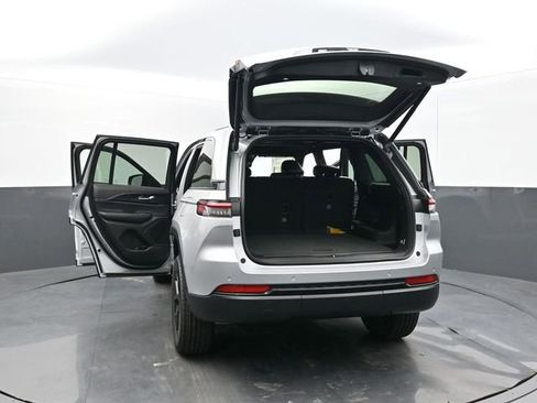 New 2025 Jeep Grand Cherokee Laredo image 61