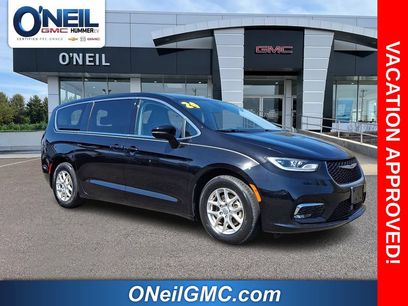 Used 2024 Chrysler Pacifica Touring-L