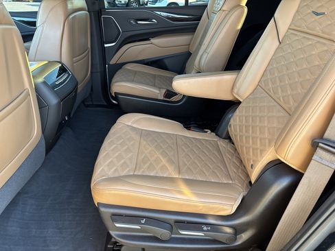 Used 2022 Cadillac Escalade Sport image 18