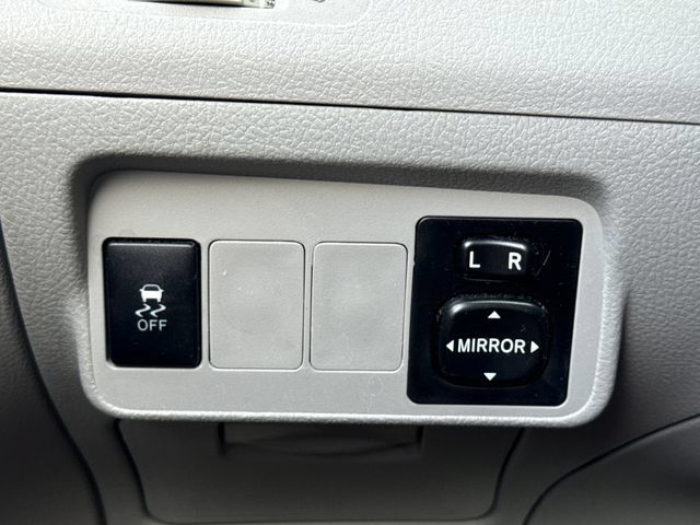 Used 2013 Toyota Corolla LE FWD image 26