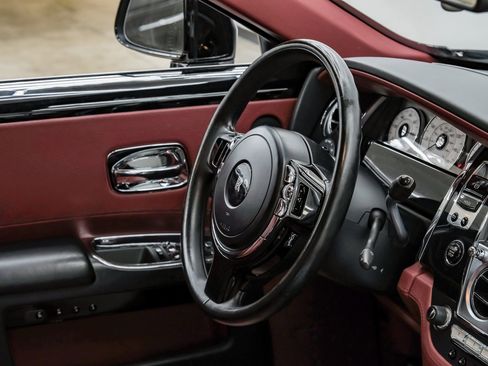 Used 2014 Rolls-Royce Ghost image 19