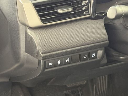 Used 2025 Toyota Camry LE FWD image 11