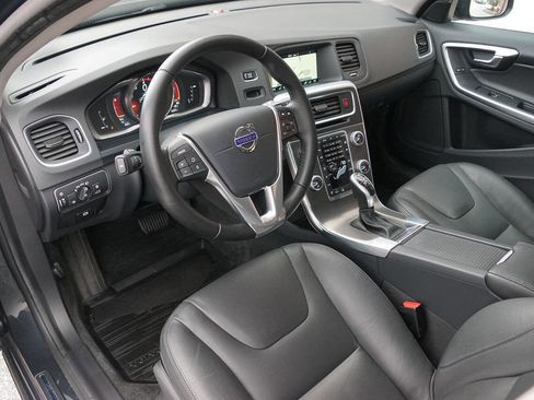 Used 2016 Volvo V60 T5 Premier w/ Convenience Package image 20