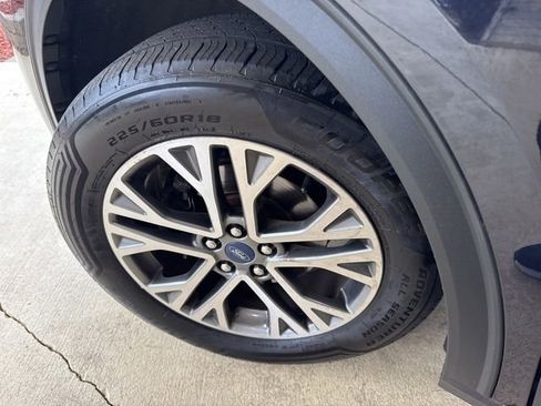 Used 2021 Ford Escape SEL w/ Technology Package image 38