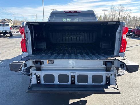 Used 2024 Chevrolet Silverado 1500 ZR2 w/ Technology Package image 29