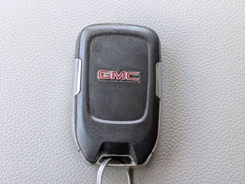 Used 2017 GMC Acadia SLT FWD image 35