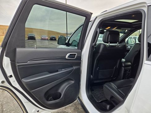 Used 2021 Jeep Grand Cherokee Limited image 29