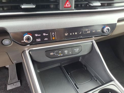 New 2026 Kia Carnival EX FWD image 18