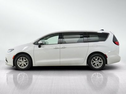 Used 2023 Chrysler Pacifica Touring-L