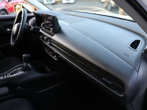 Used 2023 Honda HR-V LX image 8