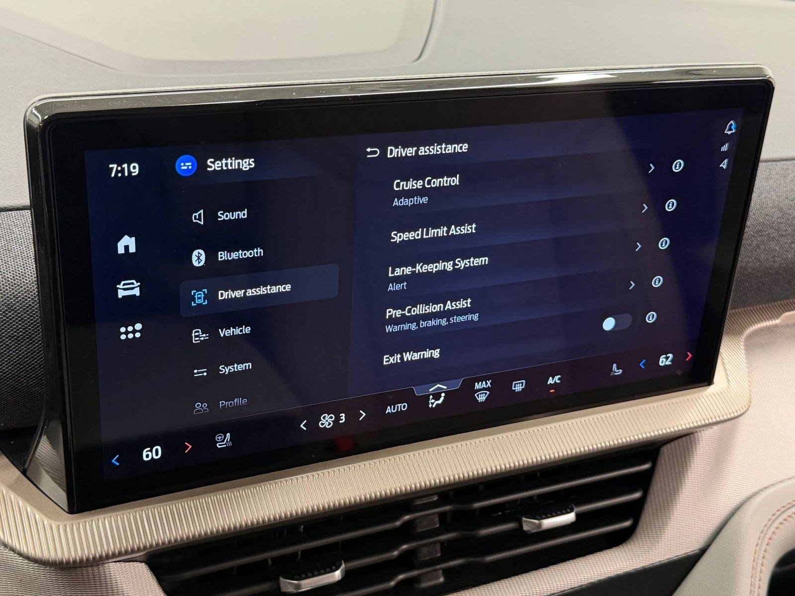 New 2026 Ford Explorer Active w/ Active Comfort Package AWD/4WD image 19
