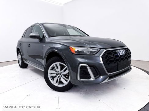 Used 2023 Audi Q5 2.0T Premium w/ Convenience Package AWD/4WD image 2