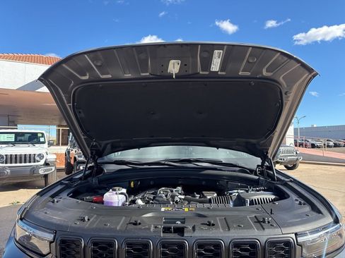 New 2025 Jeep Grand Cherokee Altitude image 50