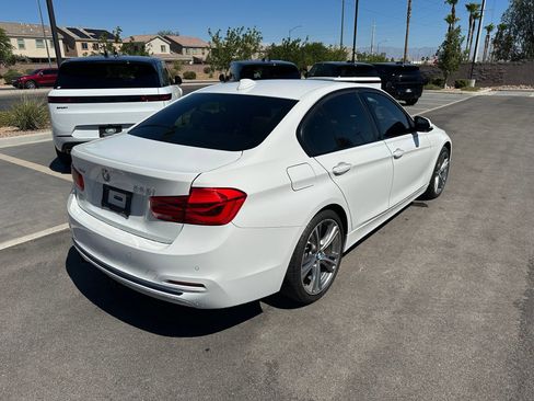 Used 2017 BMW 330i xDrive Sedan AWD/4WD image 10