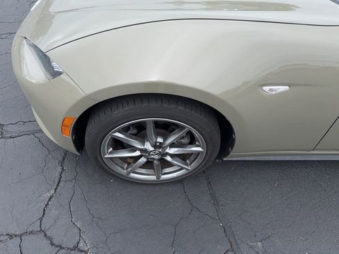 Used 2023 MAZDA MX-5 Miata Grand Touring w/ Weather Package RWD image 9