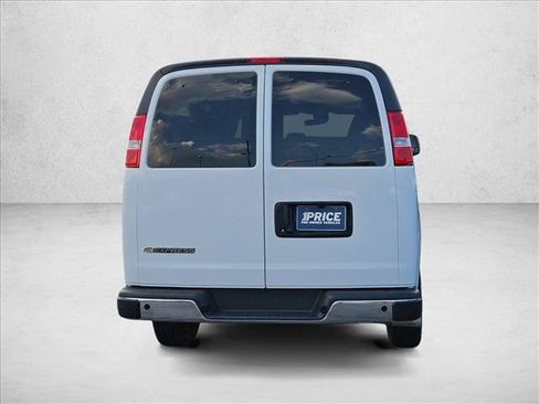 Used 2025 Chevrolet Express 2500 LT w/ LT Preferred Equipment Group RWD image 6