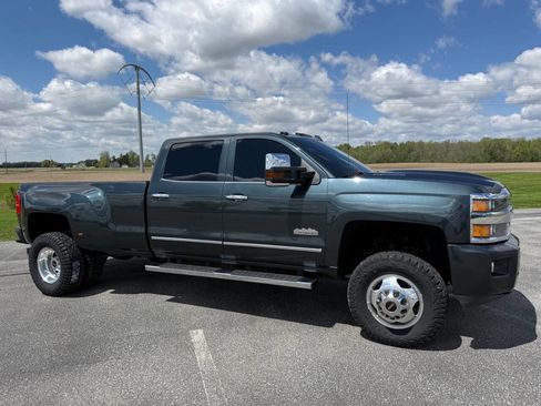 Used 2019 Chevrolet Silverado 3500 High Country w/ Duramax Plus Package AWD/4WD image 5