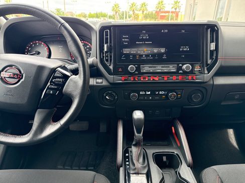 Used 2025 Nissan Frontier PRO-4X w/ Tow Package AWD/4WD image 17