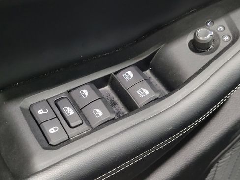 Used 2023 Jeep Grand Cherokee Limited w/ Luxury Tech Group II image 27