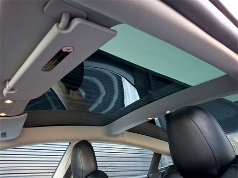 Used 2020 Tesla Model 3 Performance image 19