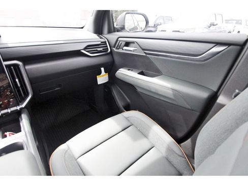 New 2026 GMC Acadia AT4 w/ Luxury Package image 10