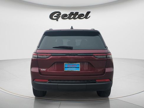 Used 2023 Jeep Grand Cherokee Altitude image 5