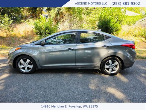 Used 2013 Hyundai Elantra GLS w/ Preferred Pkg FWD image 2