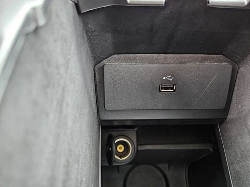 Used 2017 Ford C-MAX SE image 41