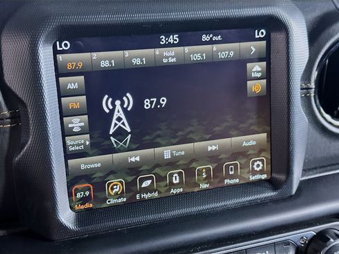 Used 2023 Jeep Wrangler Unlimited Sahara AWD/4WD image 21