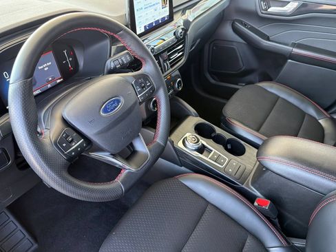 Used 2025 Ford Escape ST-Line Select AWD/4WD image 10