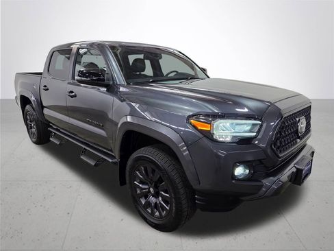 Used 2023 Toyota Tacoma Limited w/ Nightshade Package AWD/4WD image 7