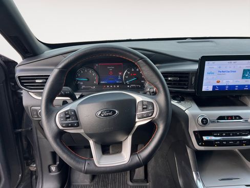 Used 2022 Ford Explorer Timberline image 12