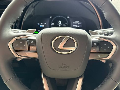 New 2026 Lexus TX 550h AWD Plug-In Hybrid image 17