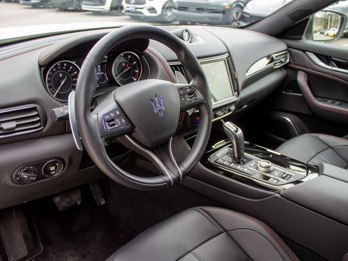 Used 2024 Maserati Levante GT Ultima AWD/4WD image 11