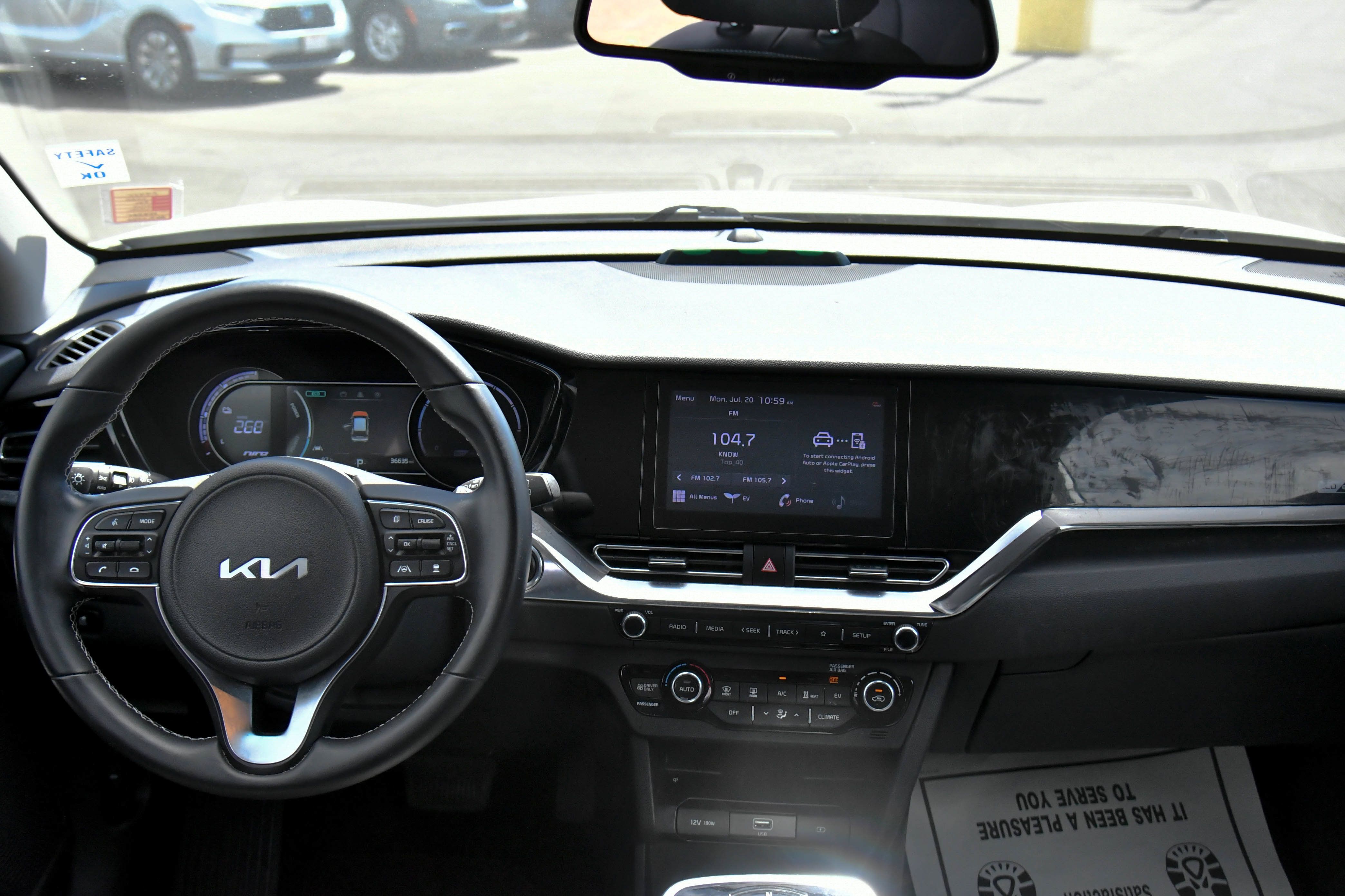 Used 2022 Kia Niro EX FWD image 38