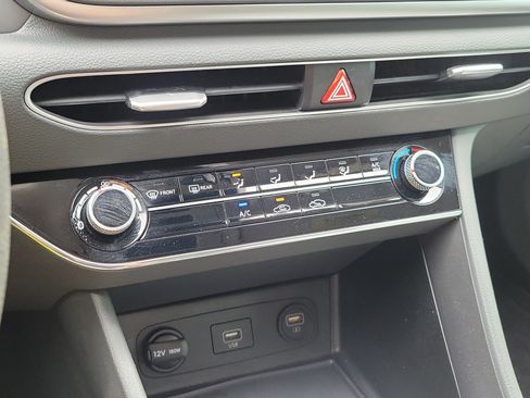 Used 2022 Hyundai Sonata SE FWD image 32