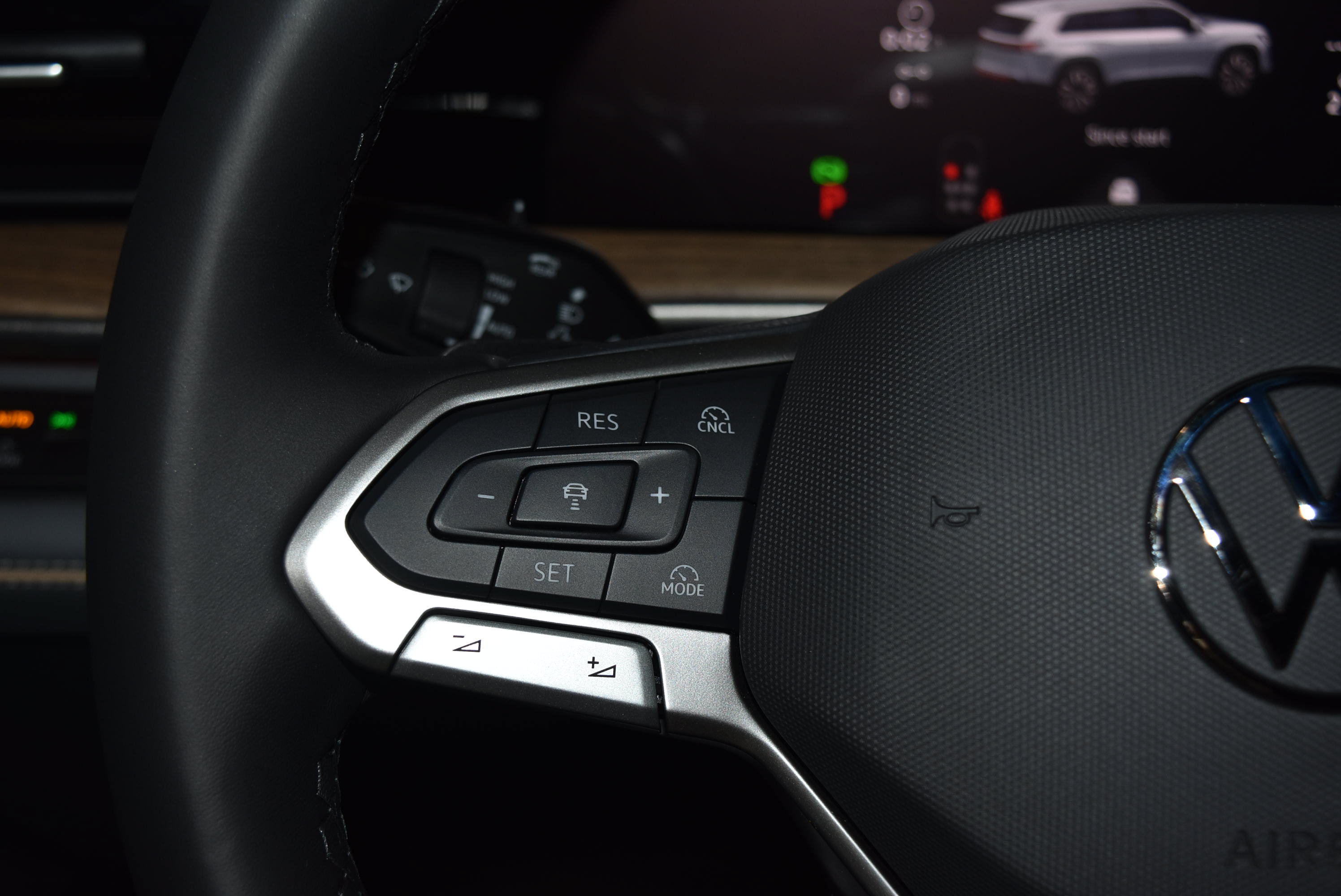 New 2027 Volkswagen Atlas SEL R-Line AWD/4WD image 7