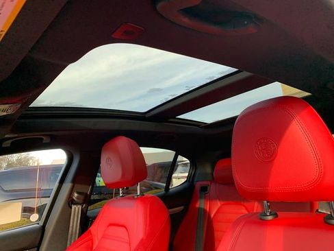 Used 2024 Alfa Romeo Stelvio Ti w/ Performance Driving Package image 30