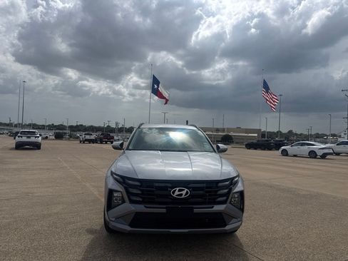 Used 2025 Hyundai Tucson SEL FWD image 4