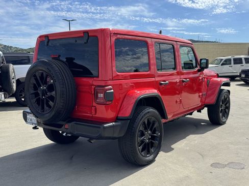 Certified 2025 Jeep Wrangler Sahara w/ Safety Group image 7